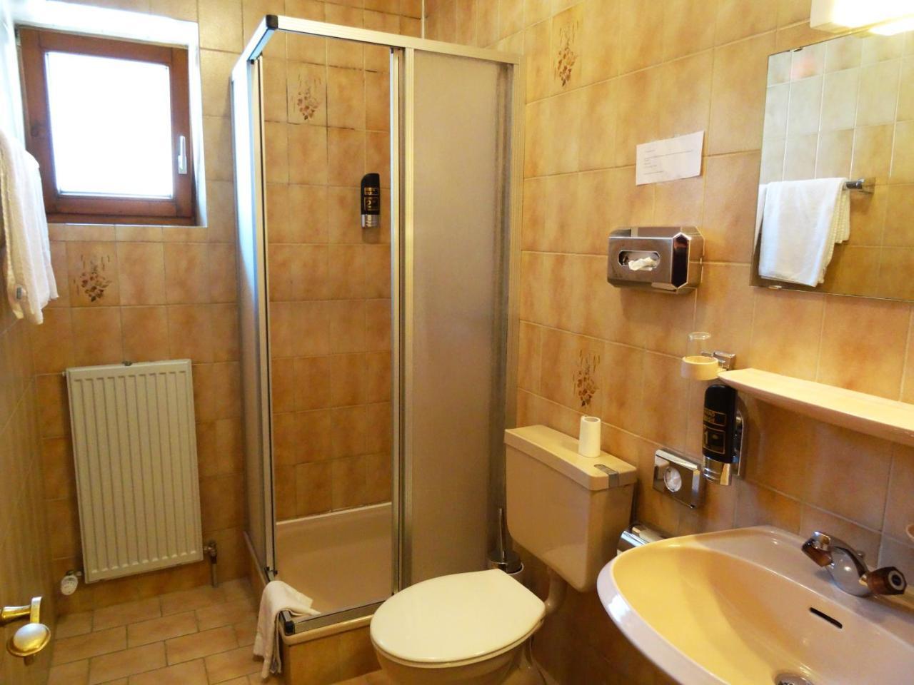 Hotel Gasthof Forelle Siegsdorf Eksteriør billede